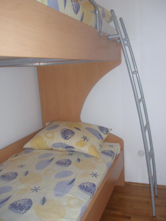 Apartments Romana スラティネ 部屋 写真