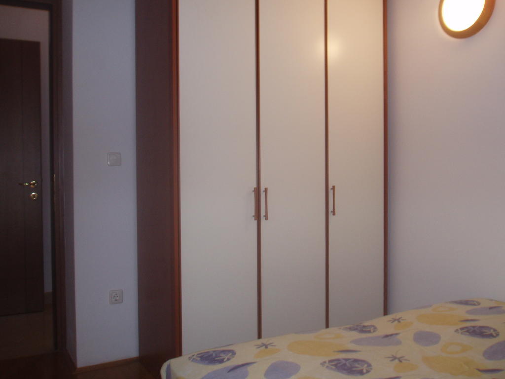 Apartments Romana スラティネ 部屋 写真