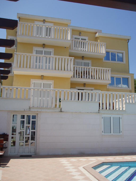 Apartments Romana スラティネ エクステリア 写真