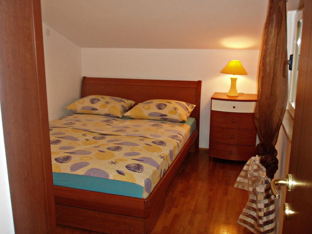Apartments Romana スラティネ 部屋 写真