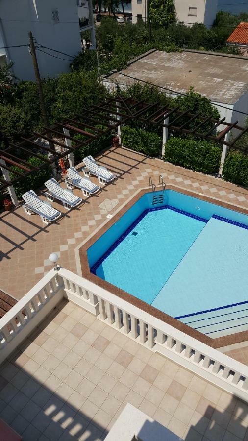Apartments Romana スラティネ エクステリア 写真