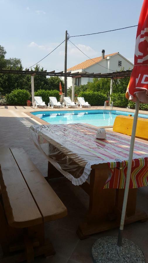 Apartments Romana スラティネ エクステリア 写真
