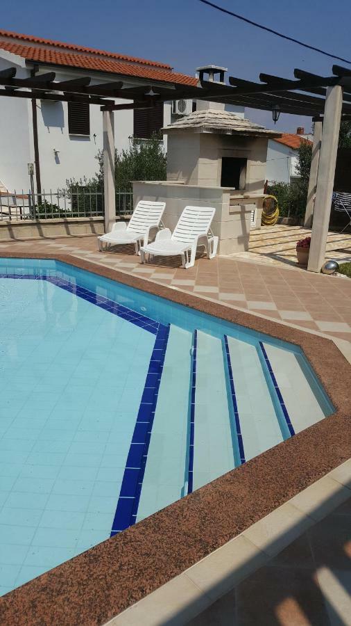 Apartments Romana スラティネ エクステリア 写真